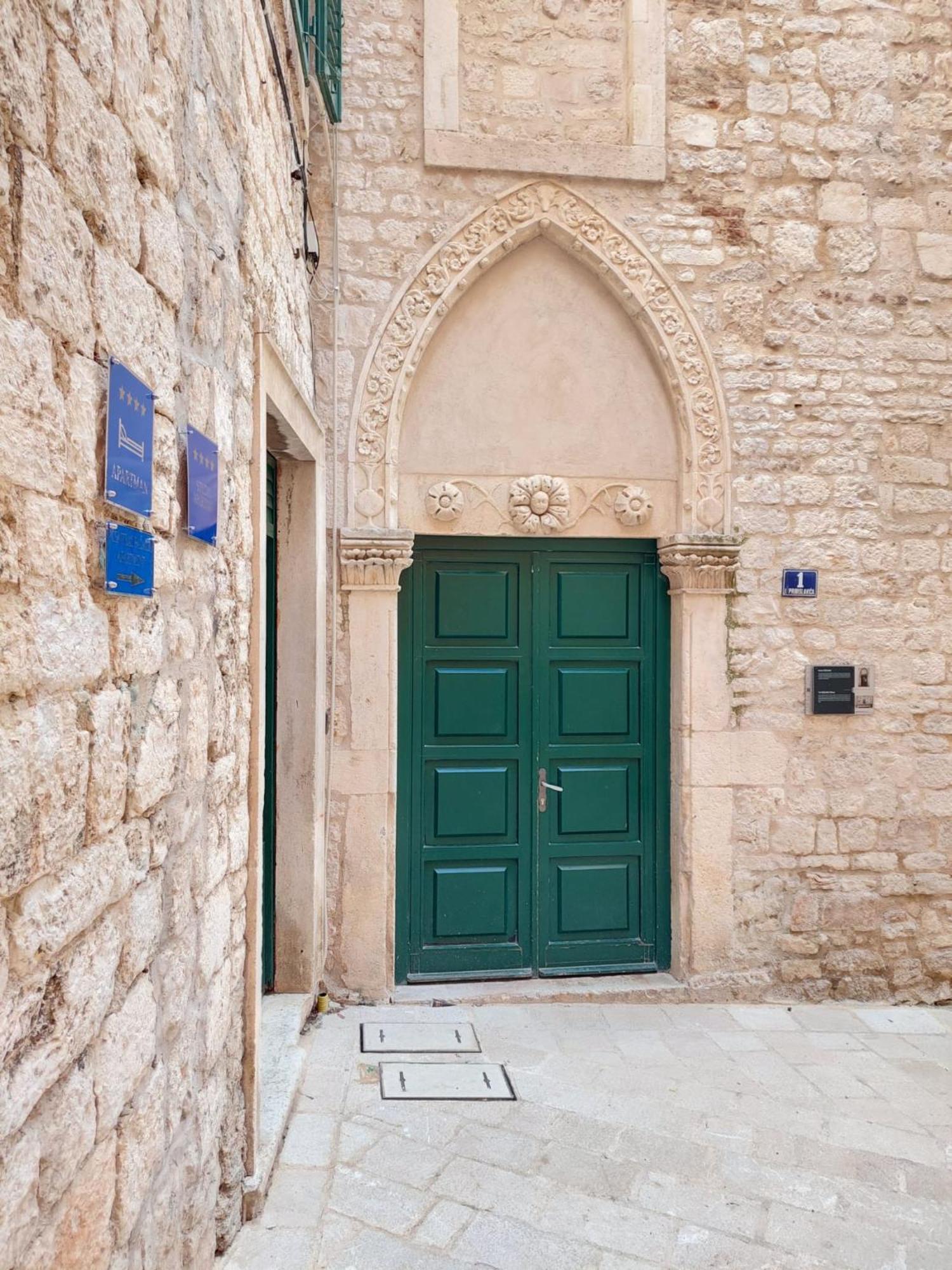 Palace * Šibenik