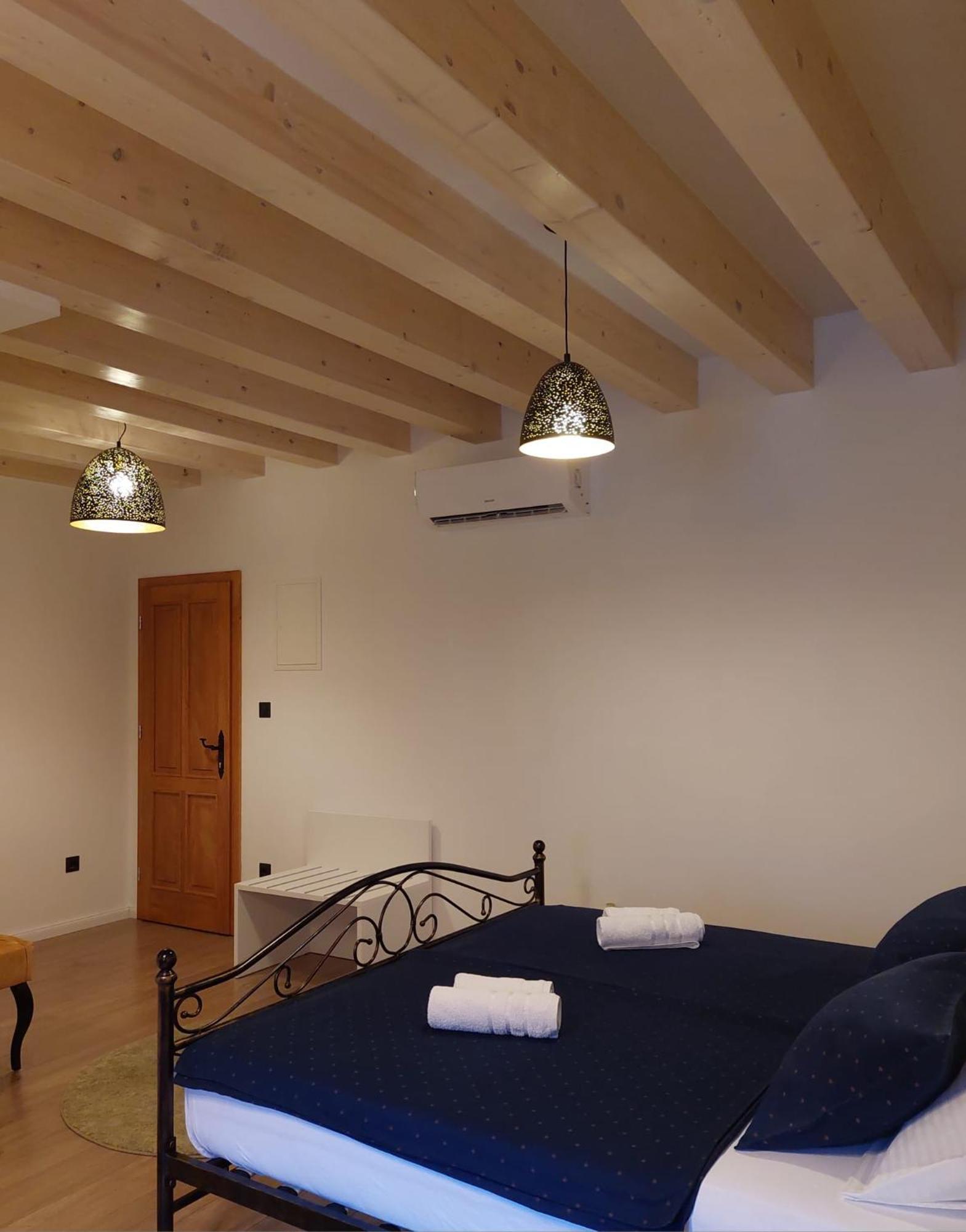 Palace Apartment *